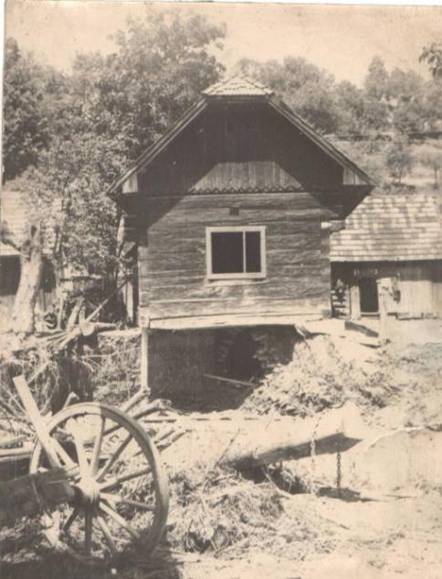 image015